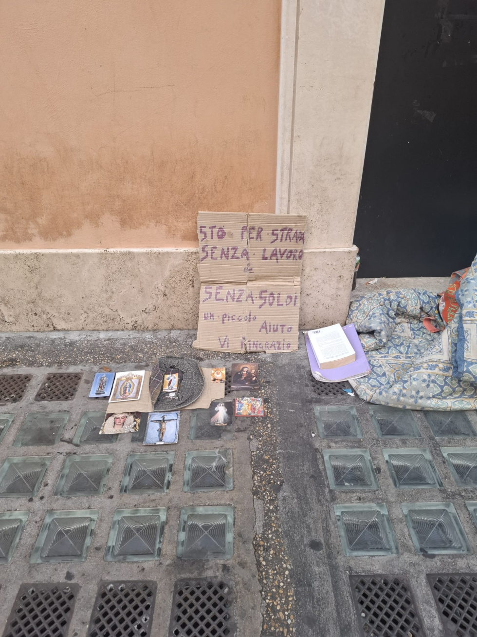 Due lettura di una stessa povertà